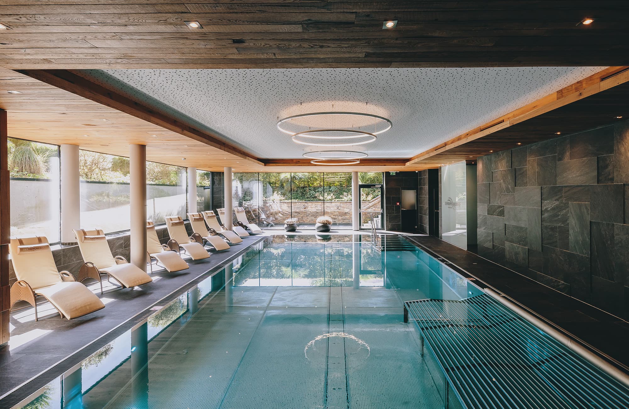 Hallenbad im Hotel mit Pool im Wellnesshotel Kaprunerhof