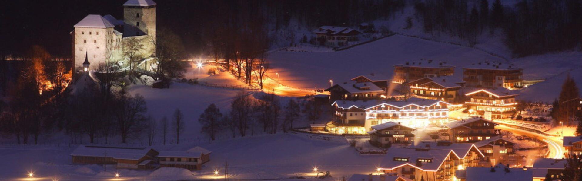 Kaprun bei Nacht im Winter